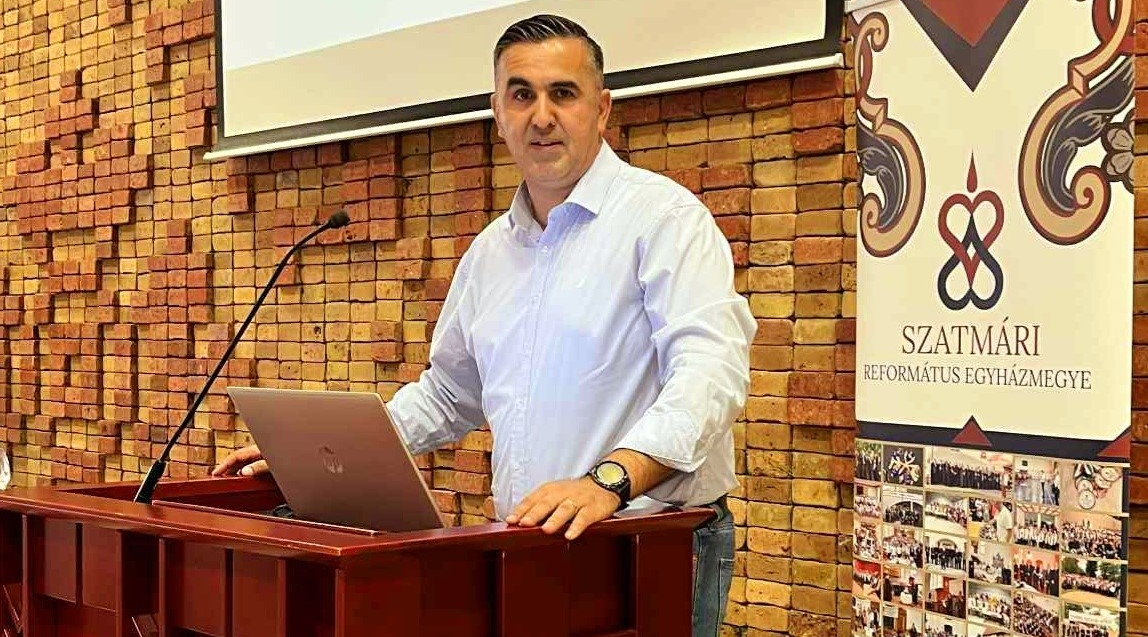 Tábori lelkészek és civil kapcsolatok