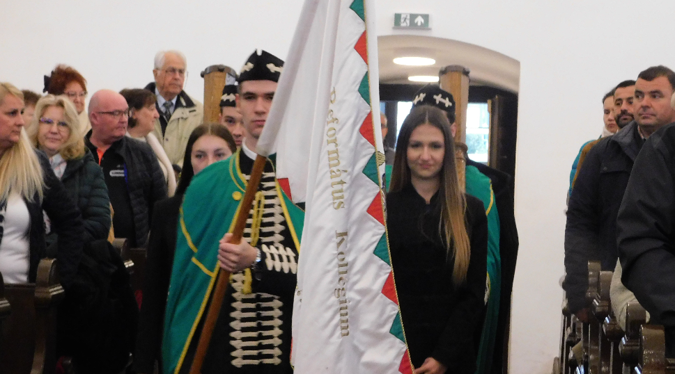 Tábori lelkész is együtt ünnepelt a debreceni Dóczy refiseivel