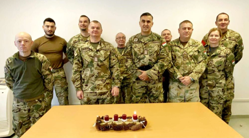 Fellobbant az adventi gyertya lángja Bánkúton is